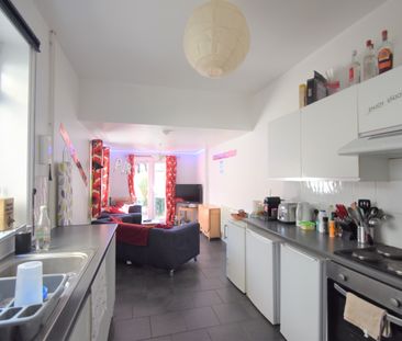 5 bedroom terraced house to rent - Photo 1