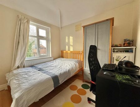 3 Bedroom Semi Detached To Let - Photo 3