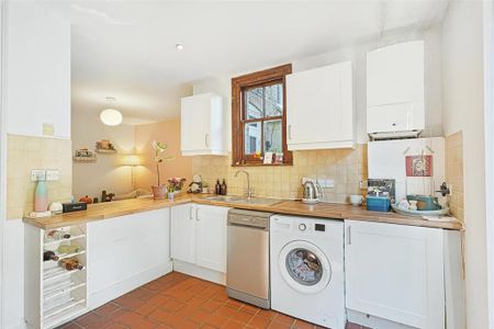 1 bedroom flat to rent - Photo 2
