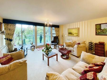 2 bedroom flat to rent - Photo 2