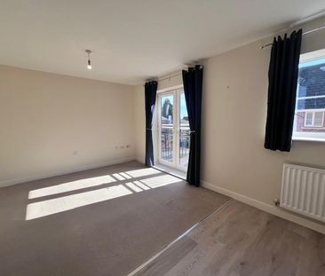 2 bedroom flat to rent - Photo 2