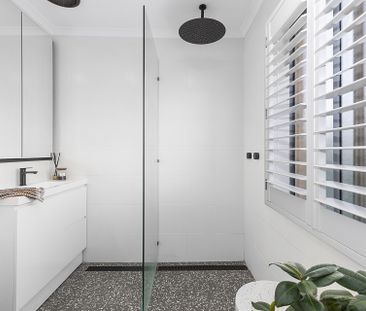 Private Sauna. Prime Location. - Photo 5