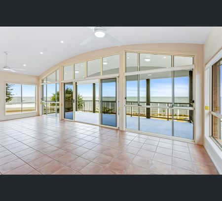 2 Shields Street, Redcliffe, Qld 4020 - Photo 3