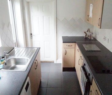 3 bedroom terraced house to rent - Photo 6