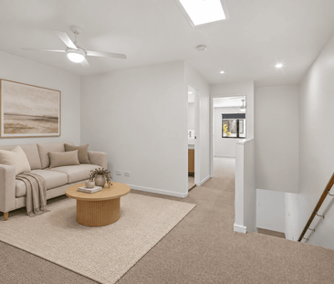 Stylish Townhouse in Cova Estate - Photo 3