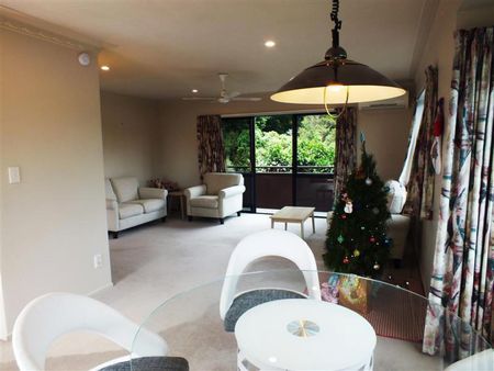 Orewa Beach Property $730 - Photo 3