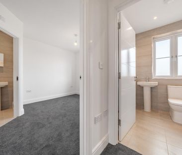 3 bedroom semi-detached house to rent - Photo 5