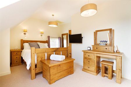 3 bedroom parking to rent - Photo 2
