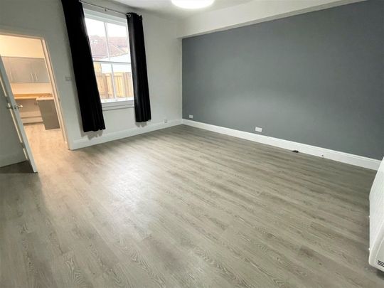 Upper High Street, Taunton, Somerset - Photo 1