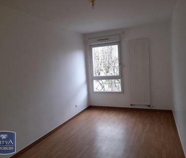 Location Appartement 4 pièces 88m² BOURG EN BRESSE 01000 - Photo 2