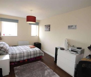 Whimbrel House, Fenny Startford, MK2 - Photo 3