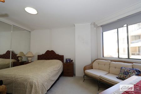 Spacious 2 Bedroom Apartment - Photo 4