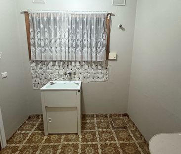 Cosy 3-Bedroom Home with Garage in Davoren Park - Photo 6