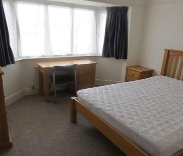 Bedroom Detached House In Winton, BH9 - Photo 1