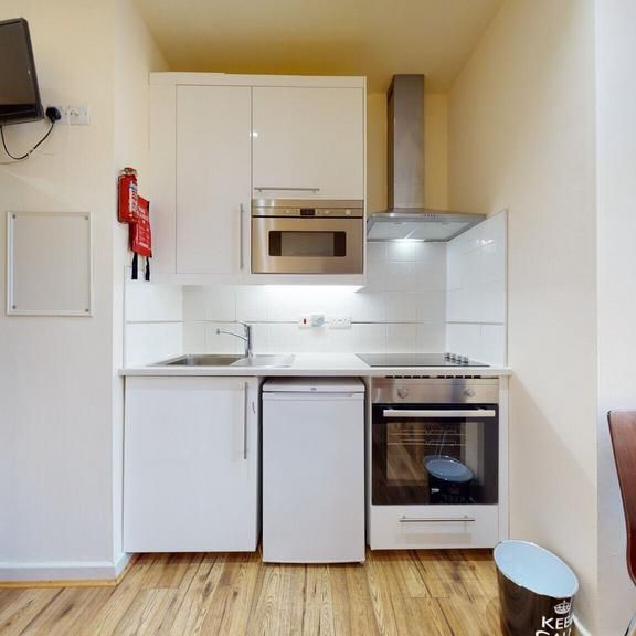 Studio to rent - Photo 1