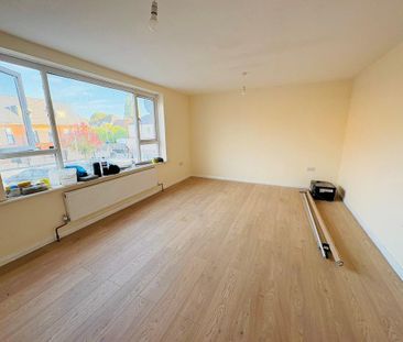 3 bedroom flat to rent - Photo 5