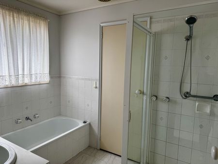 Convenient Location - Photo 5