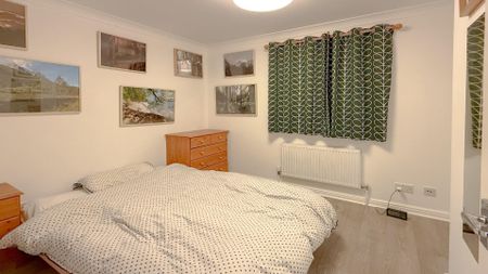 Coopers Court, Hertford - Photo 3