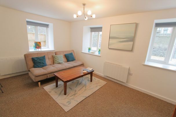 2 Bedroom Home – Medium Let - Photo 1