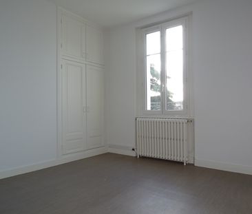 Location Appartement 2 pièces 47m² ORLEANS 45000 - Photo 4