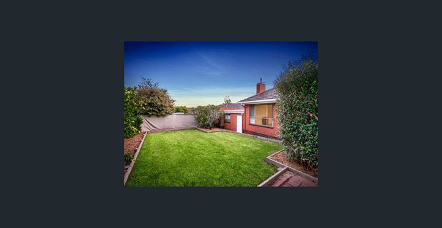 4 BEDROOM HOME GREAT FOR THE FAMILY!! - Photo 1