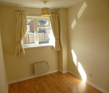 Russell Road, Salisbury - Photo 2