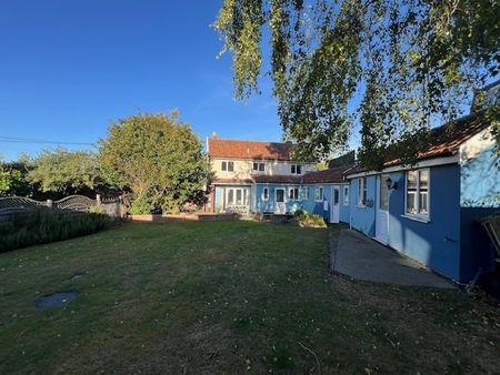 The Street - Photo 3