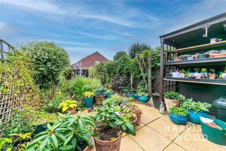 2 bedroom terraced house to rent - Photo 2