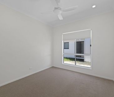 SIDE ACCESS AND A LARGE YARD IN BANYA! - Photo 4