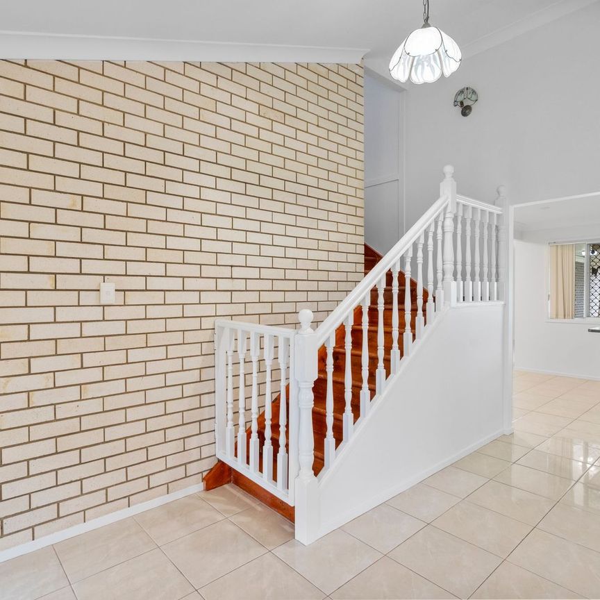 Relaxed Family Lifestyle with Pool, Space and Convenience - Photo 1