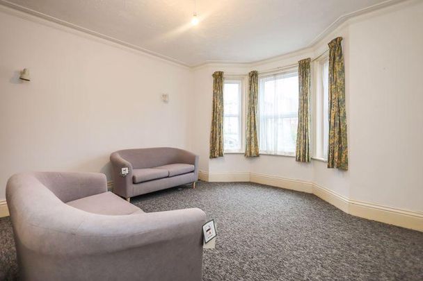 5 bedroom detached house to rent - Photo 1