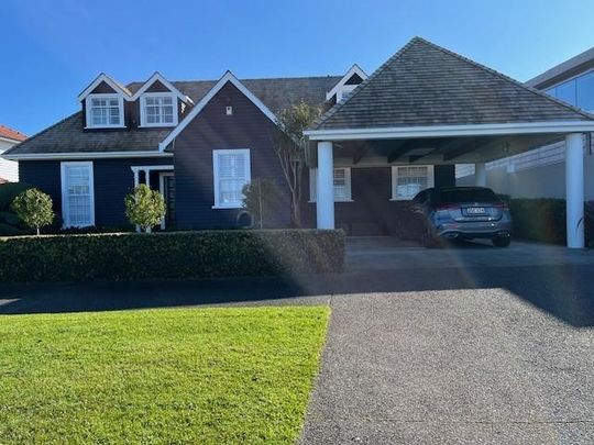 LARGE FAMILY HOME - ORAKEI - Photo 1