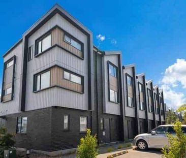 First Week Rent Free – 4-bedroom townhouse in ... - Photo 5