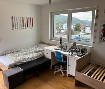 Ein echtes Highlight auf dem Marburger Wohnungsmarkt! Moderne, lichtdurchflutete und wirklich schöne 3 Zimmer-Wohnung mit Dachterrasse, Afföllerstr. 30, Marburg - Photo 2