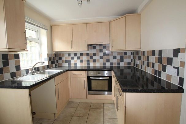 2 bedroom terraced house to rent - Photo 1