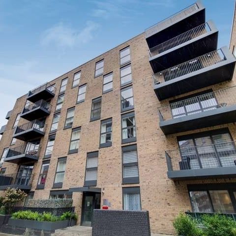2 Bed Flat, Lyon Road, HA1 - Photo 1