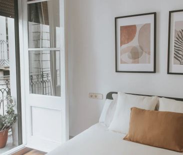 Room in a shared 4-bedroom apartment for rent in el Gòtic - Photo 6