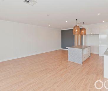 Open The Door To Modern And Spacious Living - Photo 5