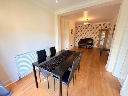 4 bedroom terraced house to rent - Photo 3