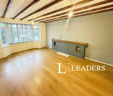 4 bedroom house to rent Hadleigh Close, Westbury Park, Newcastle Un... - Photo 1