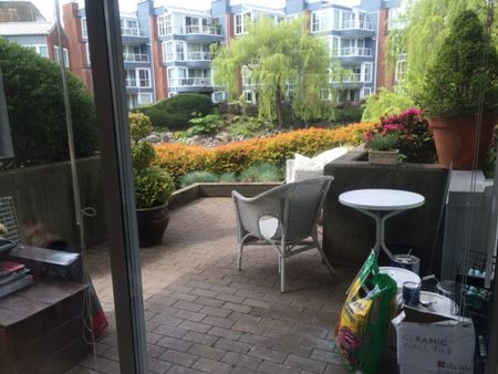 Furnished 1 Bedroom Suite – Prestigious Island Park Way - Photo 2