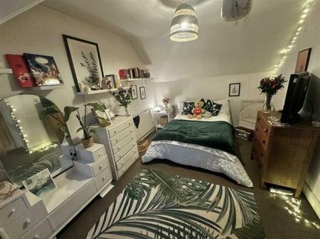 4 bedroom terraced house to rent - Photo 4