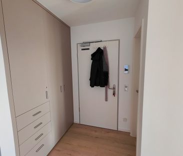 3 ZKB-Penthouse mit ca. 82 m² Wohnfläche in Wi-Kloppenheim! Möblier... - Foto 5