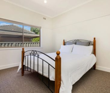 Charming cream brick home. - Photo 3