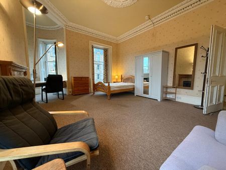 4 bedroom flat to rent - Photo 4