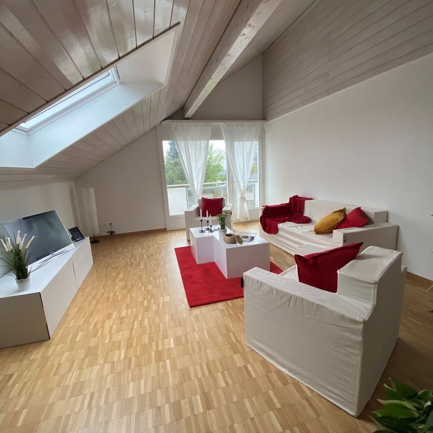 4.5 Z-W à 106 m² im Dachgeschoss - Photo 1