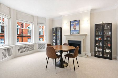 Spacious Three Bedroom Apartment in Portered Mansion Block | Marylebone - Photo 3