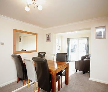 4 bedroom semi-detached house to rent - Photo 4