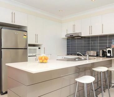 MODERN TOWNHOUSE IN QUIET COMPLEX - Photo 5