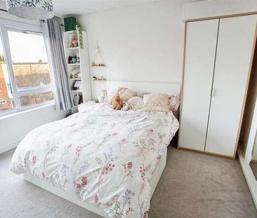 Marlborough Court, Queens Road, Buckhurst Hill, IG9 - Photo 3